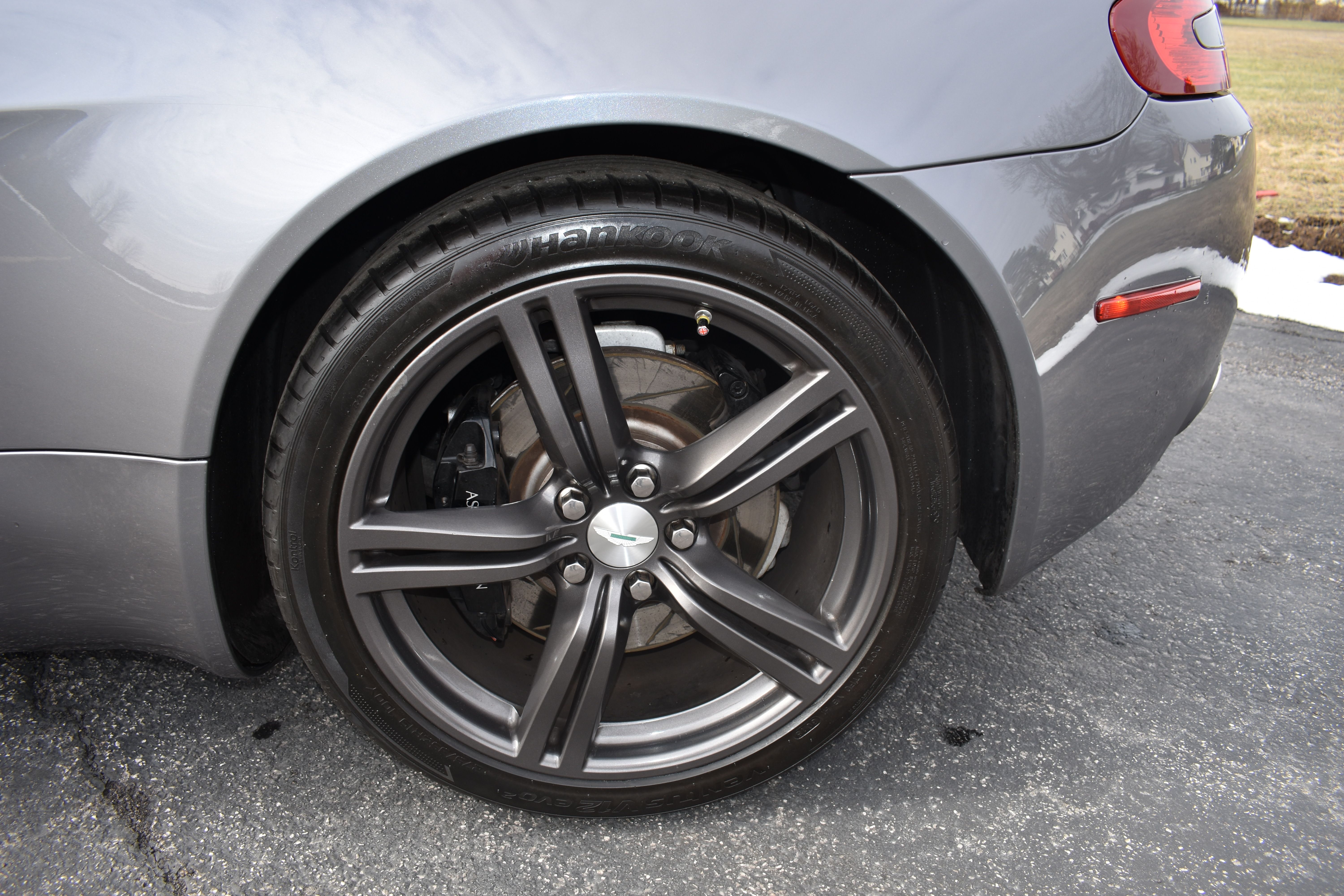 Used 2009 Aston Martin V8 Vantage Roadster RWD image 22