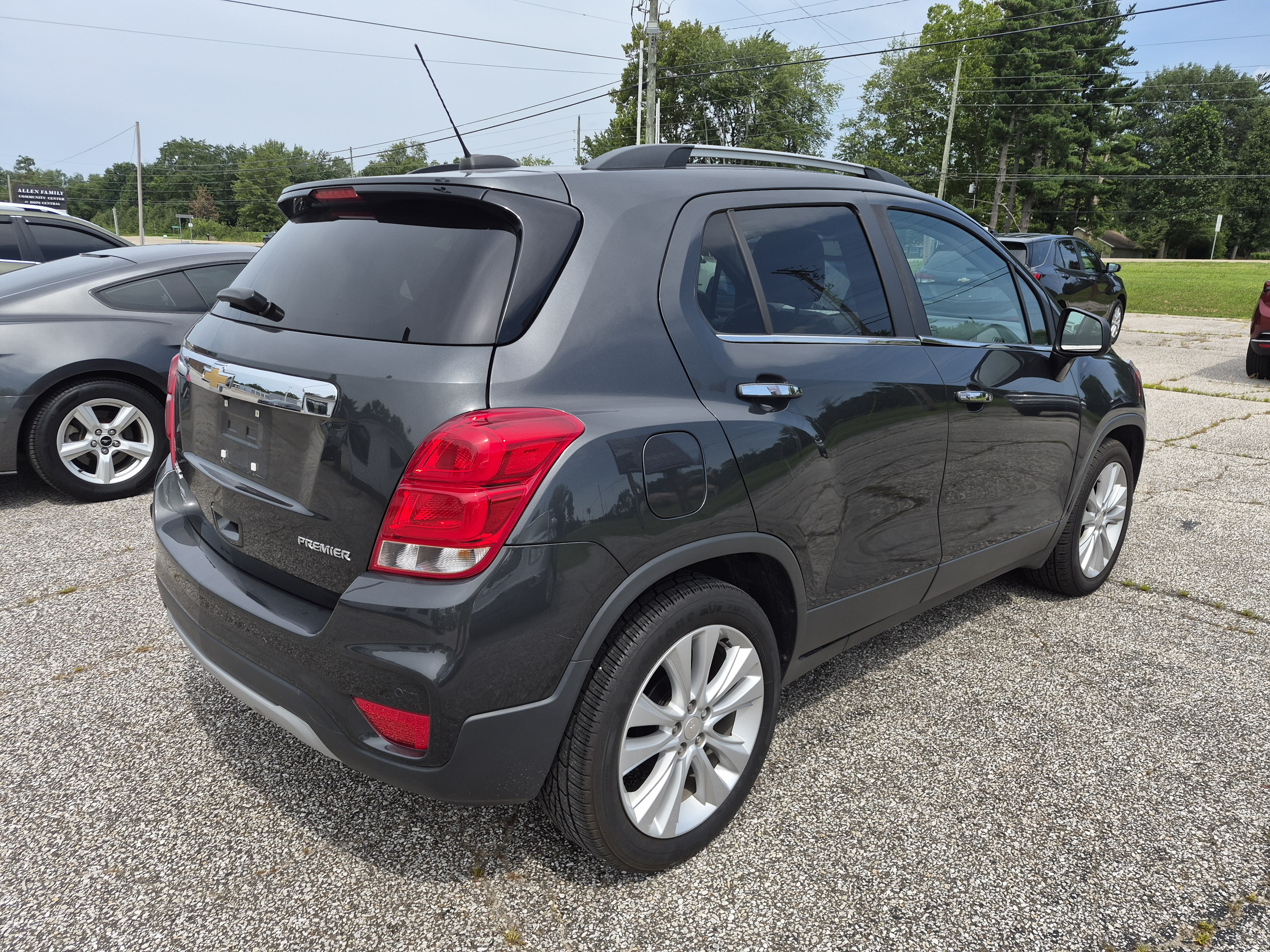 Used 2020 Chevrolet Trax FWD Premier image 3