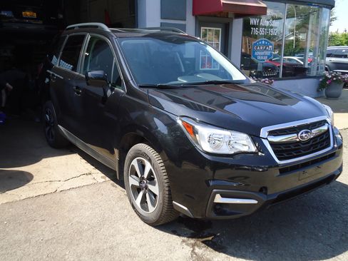 Used 2017 Subaru Forester 2.5i Premium AWD/4WD image 4