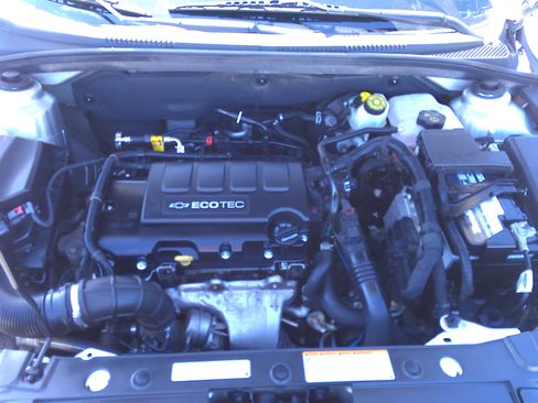 Used 2014 Chevrolet Cruze LT image 36