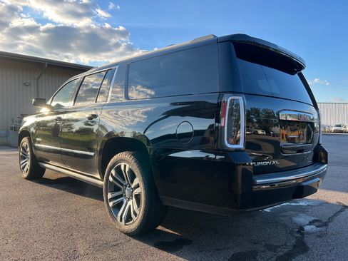 Used 2017 GMC Yukon XL Denali image 5