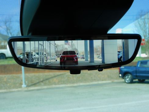 Used 2025 Chevrolet Tahoe Z71 image 4