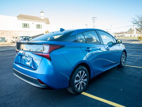 Used 2019 Toyota Prius image 4
