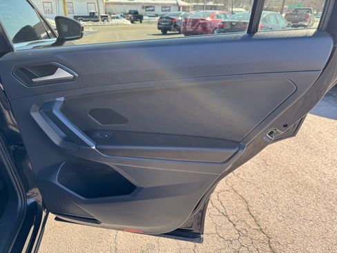 Used 2018 Volkswagen Tiguan SEL image 17