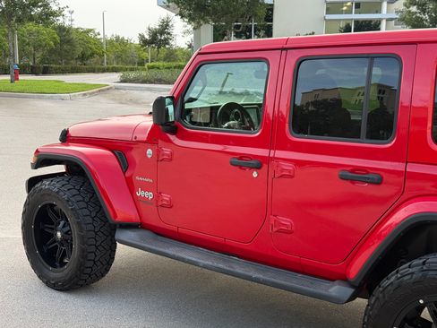 Used 2019 Jeep Wrangler 4WD Unlimited Sahara image 28