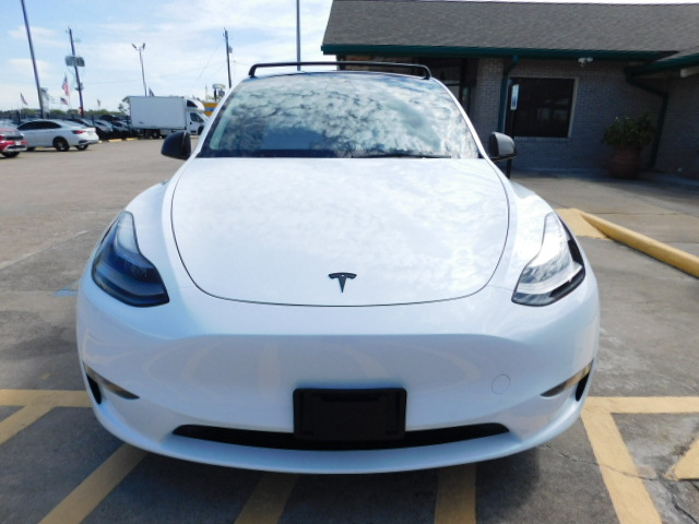 Used 2022 Tesla Model Y AWD Performance image 3