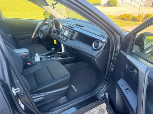 Used 2016 Toyota RAV4 AWD LE image 15
