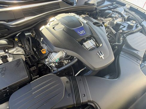 Used 2018 Maserati Quattroporte S GranSport Q4 image 16