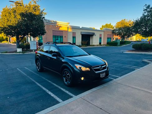 Used 2015 Subaru XV Crosstrek 2.0i Limited AWD/4WD image 1
