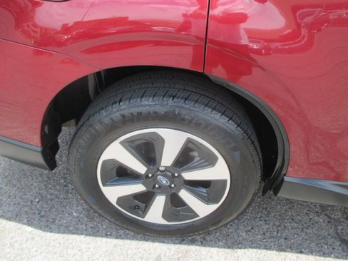 Used 2017 Subaru Forester 2.5i Premium AWD/4WD image 17