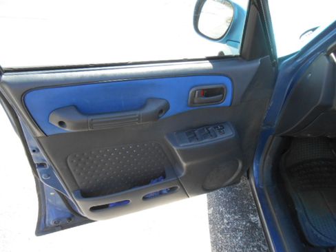 Used 1999 Toyota RAV4 2WD 4-Door image 10