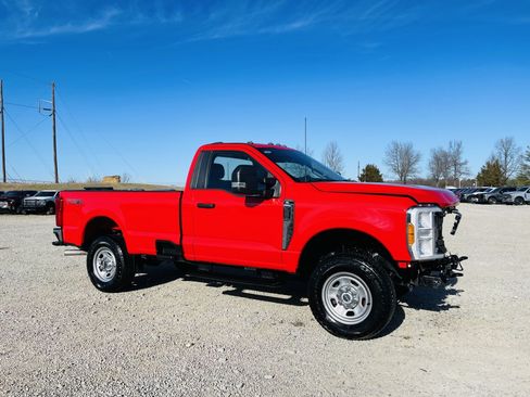 Used 2023 Ford F350 XL image 1