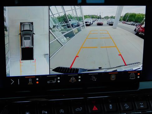 Used 2024 Chevrolet Silverado 1500 ZR2 image 7