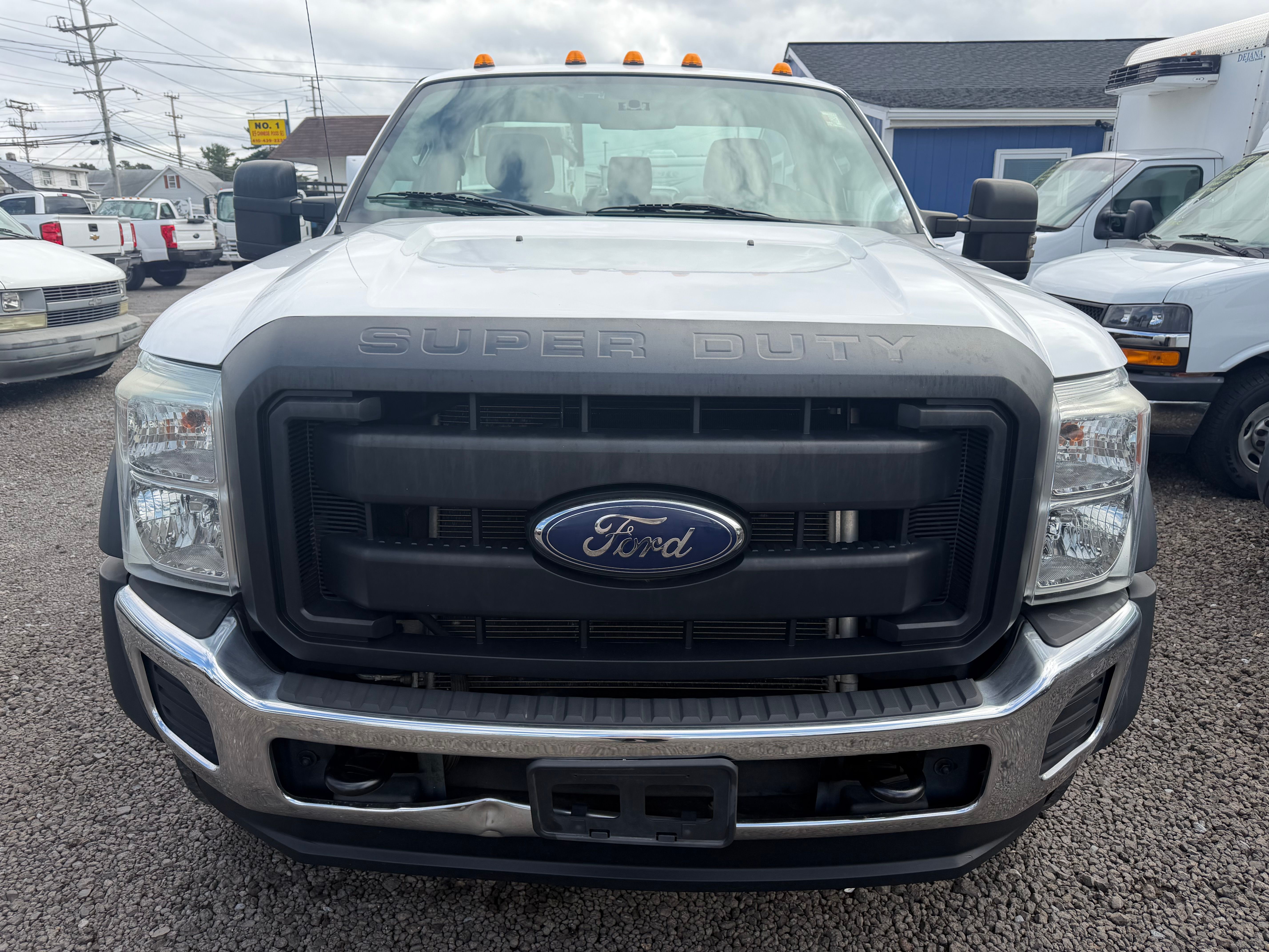 Used 2016 Ford F550 2WD Regular Cab Super Duty image 2