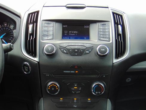 Used 2015 Ford Edge SE image 15