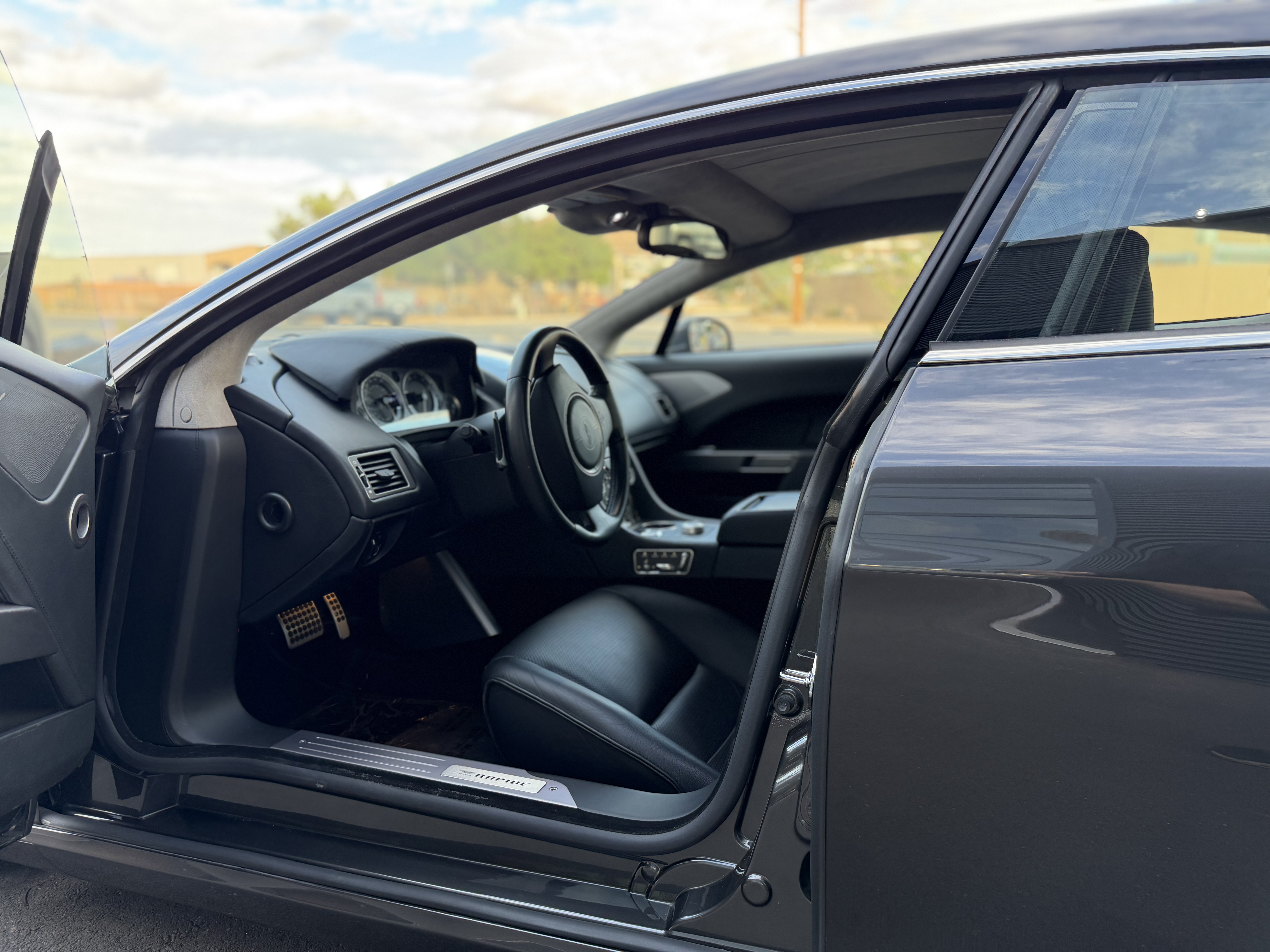 Used 2011 Aston Martin Rapide RWD image 18
