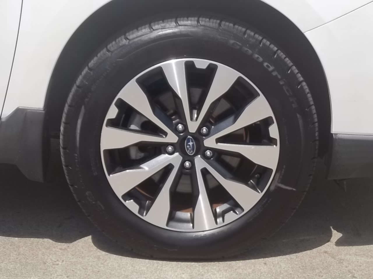 Used 2015 Subaru Outback 3.6R Limited AWD/4WD image 15