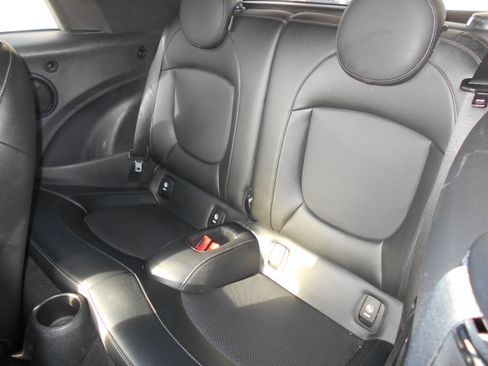 Used 2019 MINI Cooper image 8