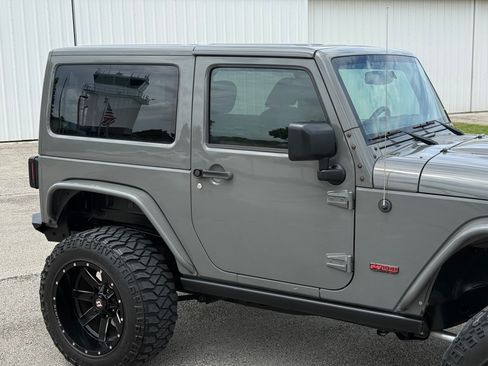 Used 2016 Jeep Wrangler 75th Anniversary AWD/4WD image 52