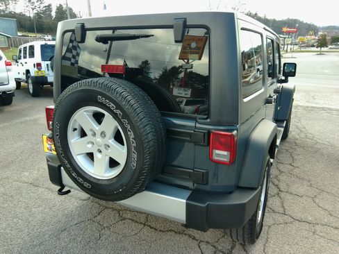 Used 2017 Jeep Wrangler Unlimited Sport S image 12