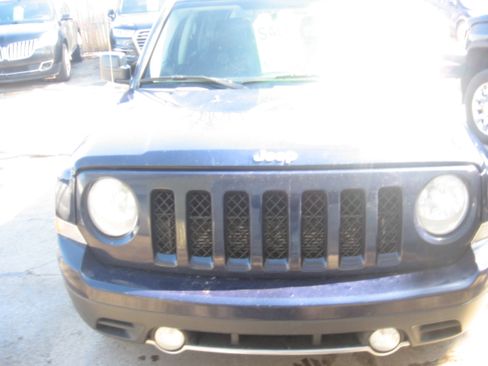 Used 2014 Jeep Patriot Latitude image 2