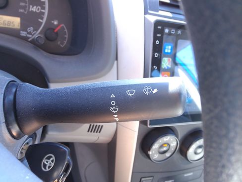 Used 2010 Toyota Corolla LE FWD image 28