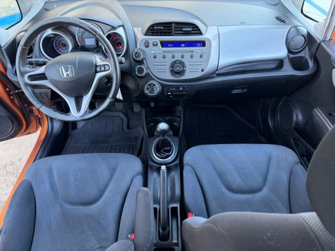 Used 2011 Honda Fit Sport image 2