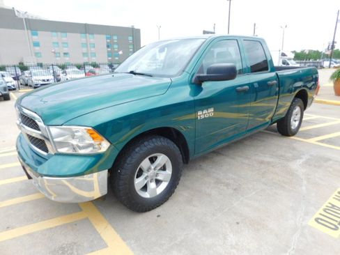 Used 2018 RAM 1500 ST image 4