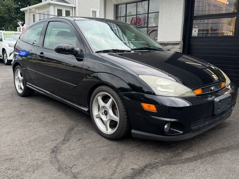 Used 2002 Ford Focus SVT 2-Door Hatchback FWD image 2