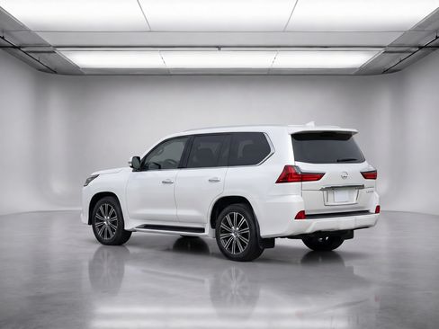 Used 2019 Lexus LX 570 4WD image 8