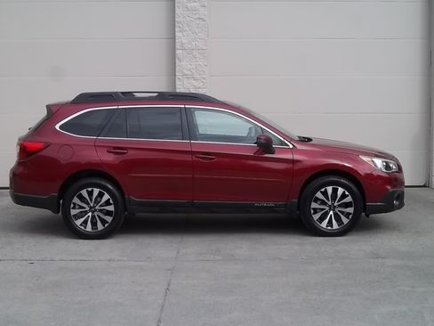 Used 2015 Subaru Outback 2.5i Limited AWD/4WD image 9