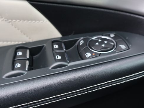 Used 2018 Ford Explorer Platinum image 30