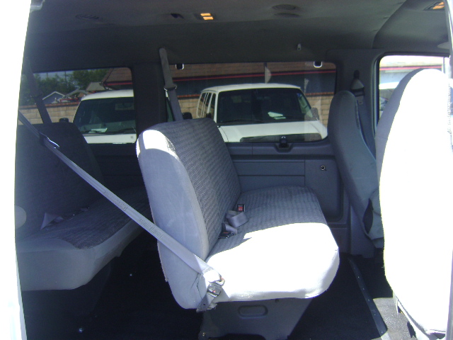 Used 2003 Ford E-350 and Econoline 350 Extended Super Duty RWD image 7