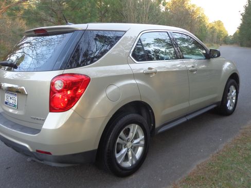 Used 2011 Chevrolet Equinox LS image 4