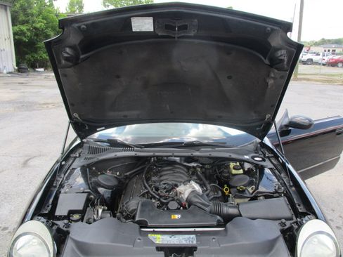 Used 2005 Ford Thunderbird 50th Anniversary RWD image 45