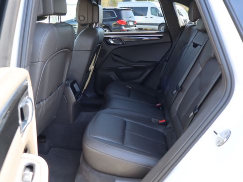 Used 2015 Porsche Macan S image 14