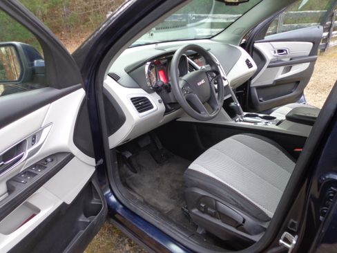 Used 2017 GMC Terrain SLE image 8