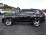 Used 2017 Nissan Rogue SV image 3