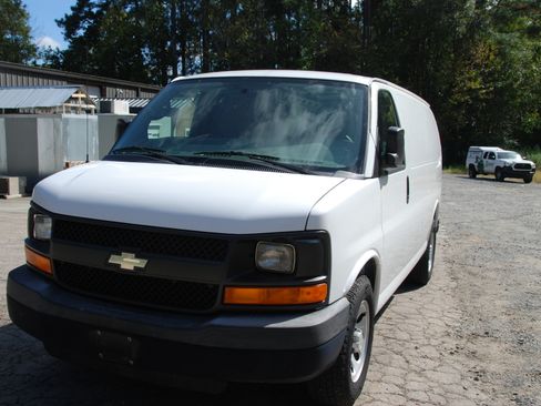 Used 2013 Chevrolet Express 1500 UNAVAIL RWD image 6