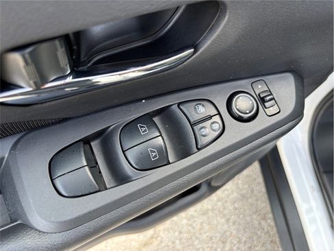 Used 2023 Nissan Kicks SV image 20