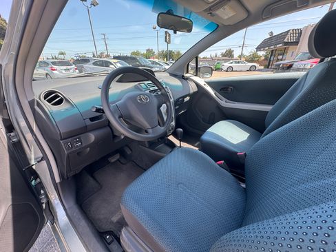Used 2008 Toyota Yaris 2-Door Hatchback FWD image 16