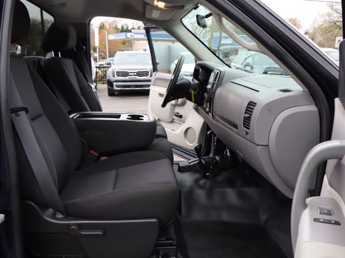 Used 2011 Chevrolet Silverado 1500 Classic W/T image 15