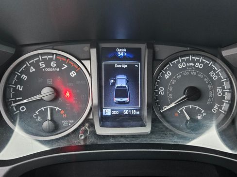 Used 2020 Toyota Tacoma image 9