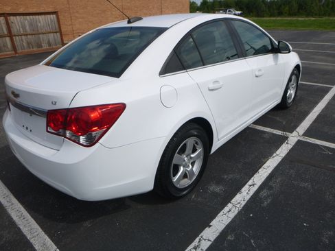 Used 2016 Chevrolet Cruze Limited LT Sedan FWD image 6
