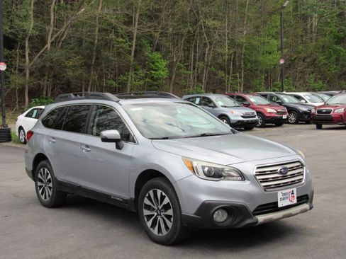 Used 2015 Subaru Outback 3.6R Limited AWD/4WD image 11