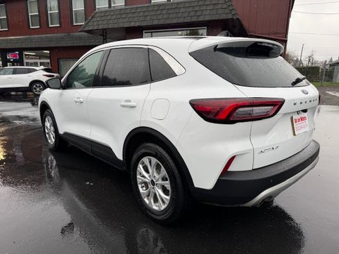 Used 2024 Ford Escape Active image 2