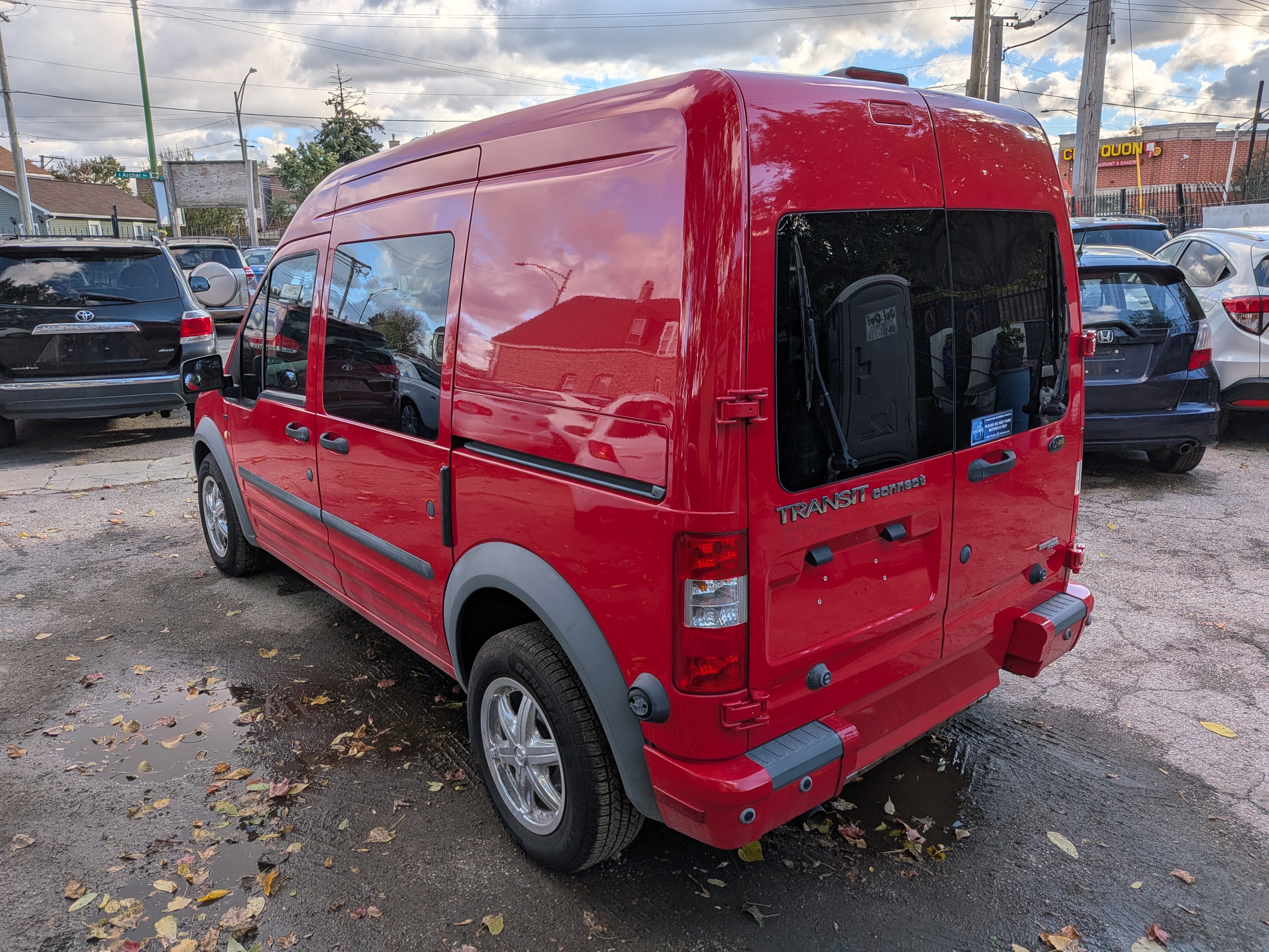 Used 2010 Ford Transit Connect XLT Wagon FWD image 3