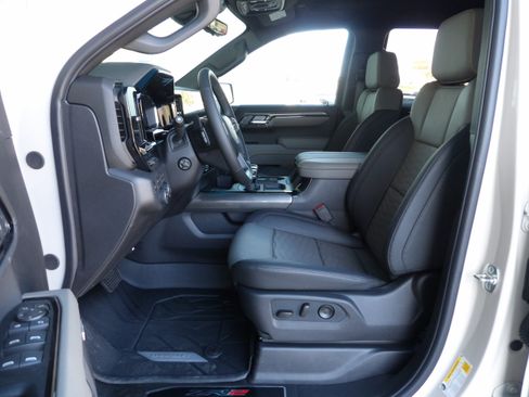 New 2026 Chevrolet Silverado 1500 ZR2 image 17