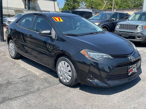 Used 2017 Toyota Corolla LE image 7