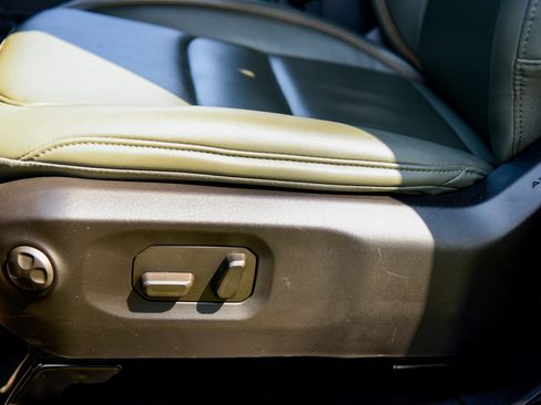 Used 2024 Jeep Gladiator Mojave image 11